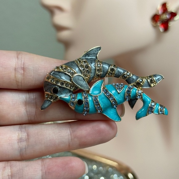Elegant Dolphin Brooch with Blue and Gold Accents 🎏 - Picture 4 of 4